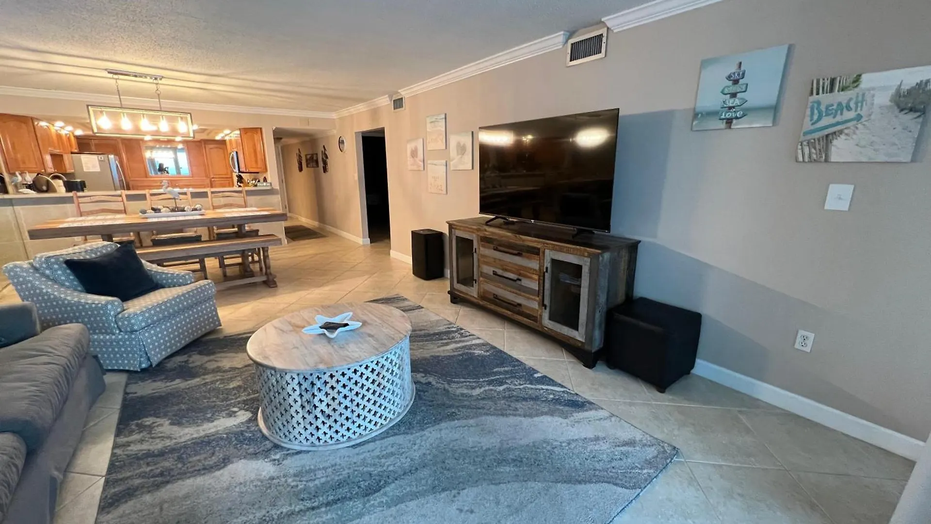 1094-Shoreline Towers - Spring Price Drop - Free Beach Setup Destin Holiday home
