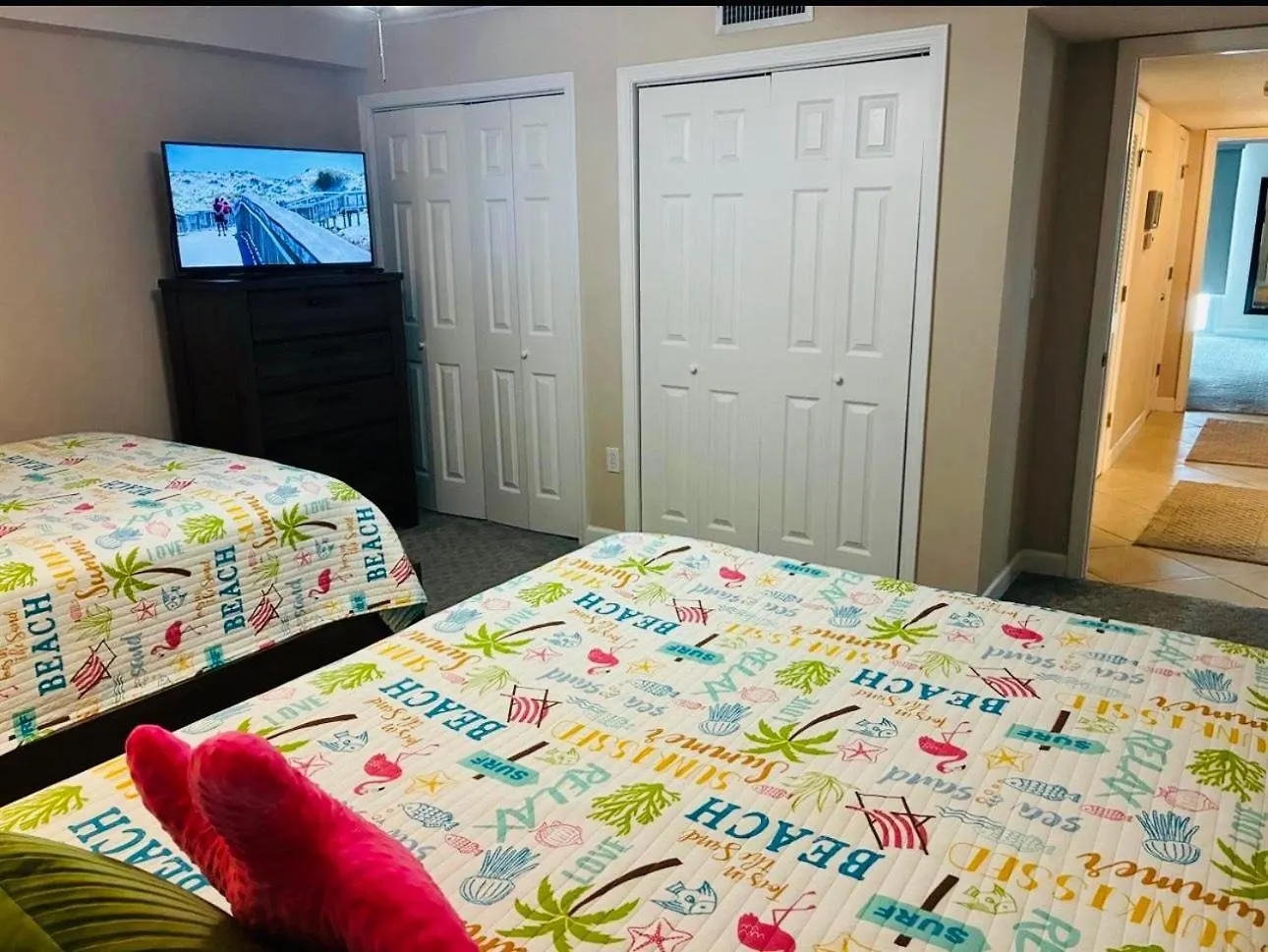 1094-Shoreline Towers - Spring Price Drop - Free Beach Setup Destin Holiday home